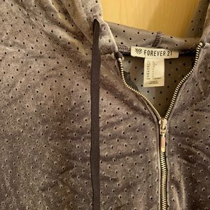 90’s style jogger zip up